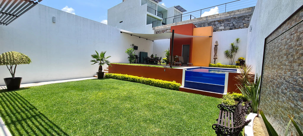 Casa en venta en Residencial Corinto, Temixco — 4 recámaras, alberca y paneles solares