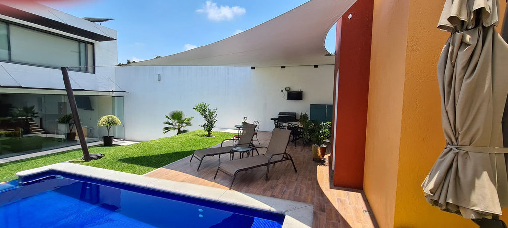 Casa en venta en Residencial Corinto, Temixco — 4 recámaras, alberca y paneles solares
