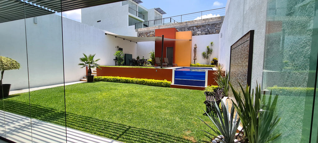 Casa en venta en Residencial Corinto, Temixco — 4 recámaras, alberca y paneles solares