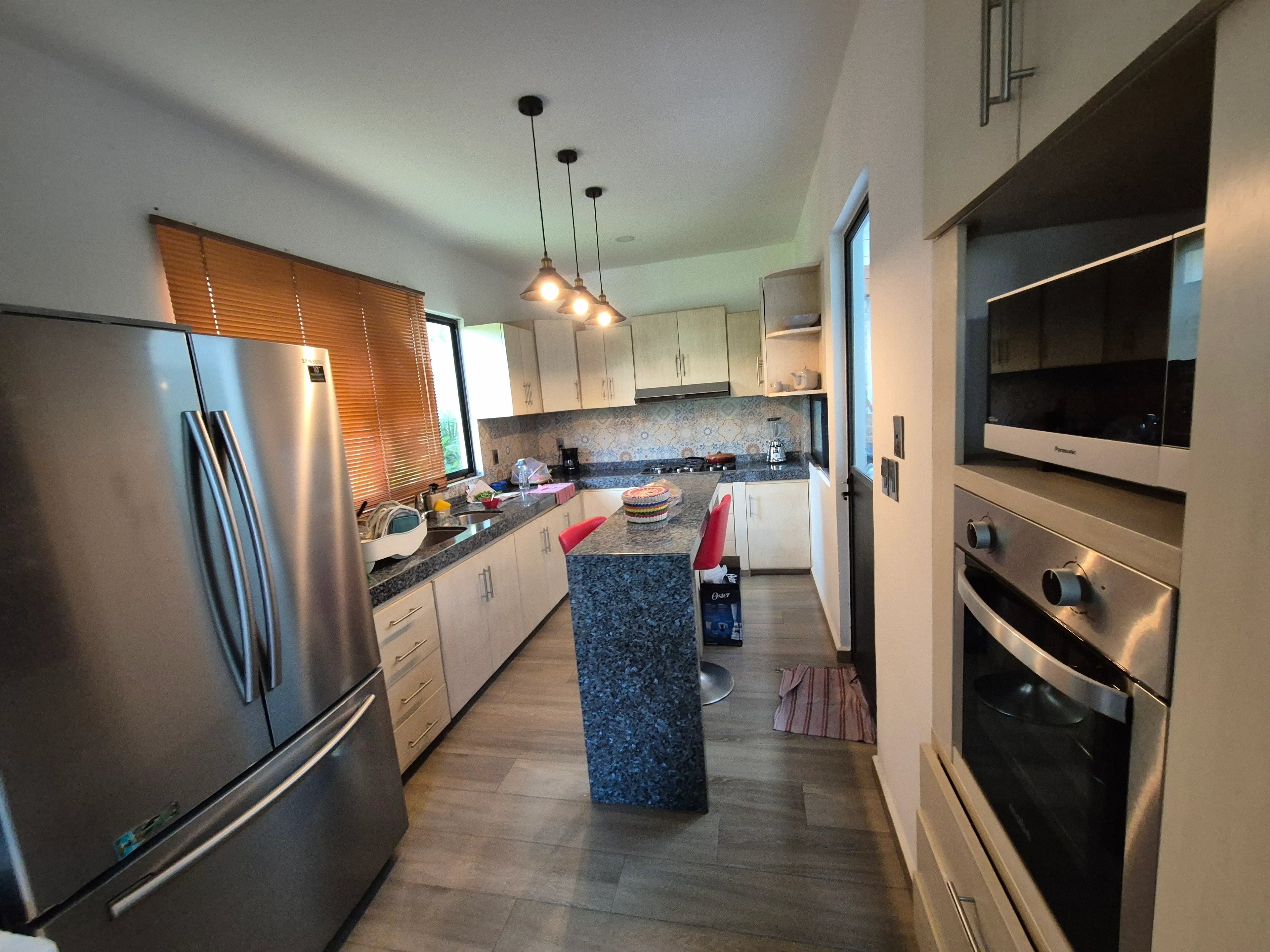 Casa en Venta · Brisas del Mar, Jiutepec — Jardín Privado y Alberca Climatizada