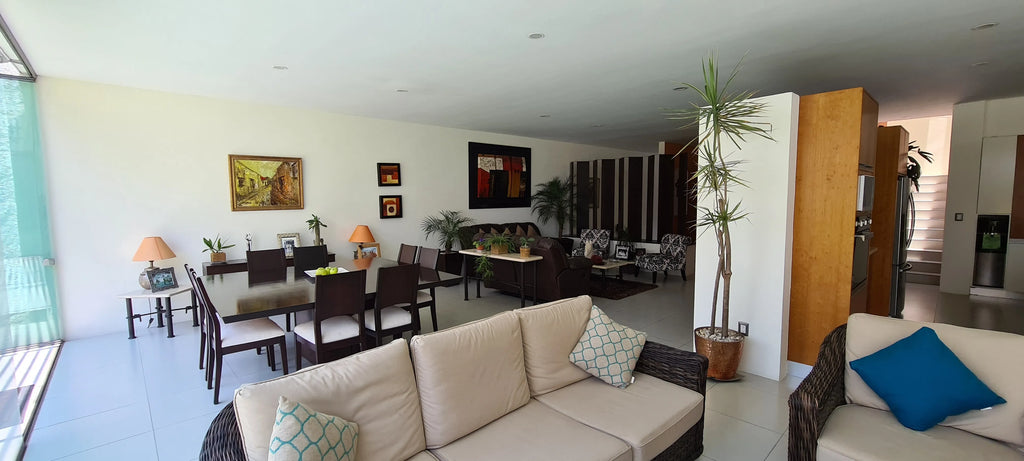 Casa en venta en Residencial Corinto, Temixco — 4 recámaras, alberca y paneles solares