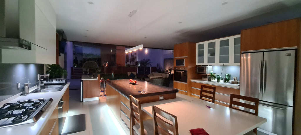 Casa en venta en Residencial Corinto, Temixco — 4 recámaras, alberca y paneles solares